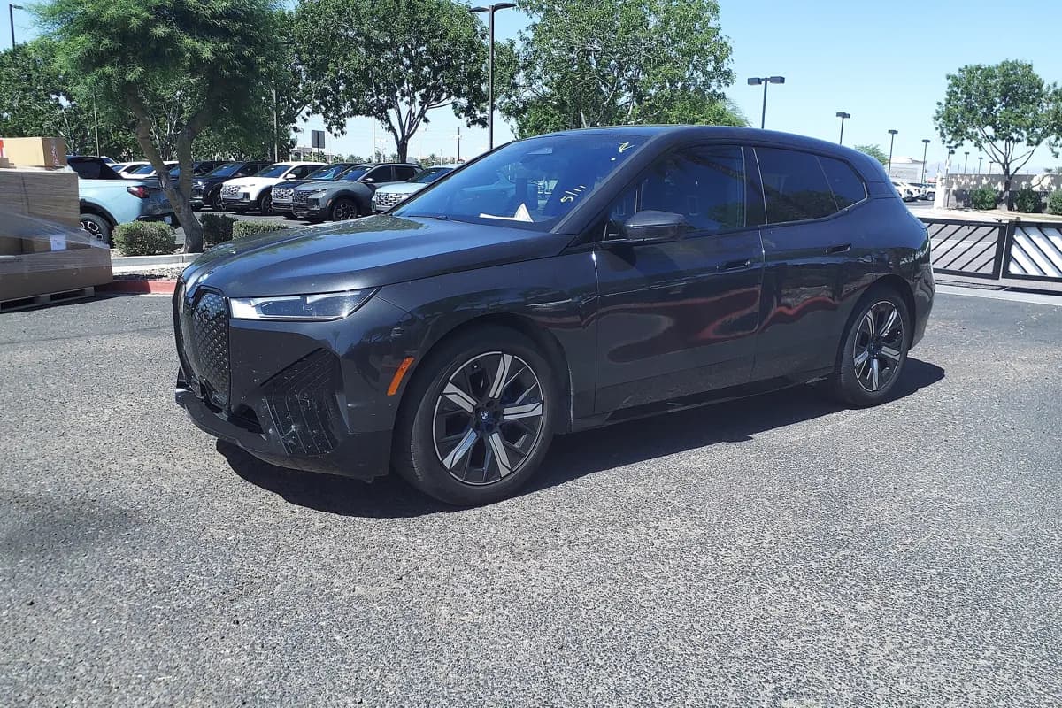 BMW iX
