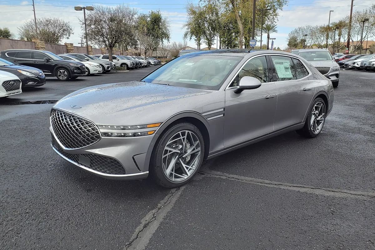 Genesis G90