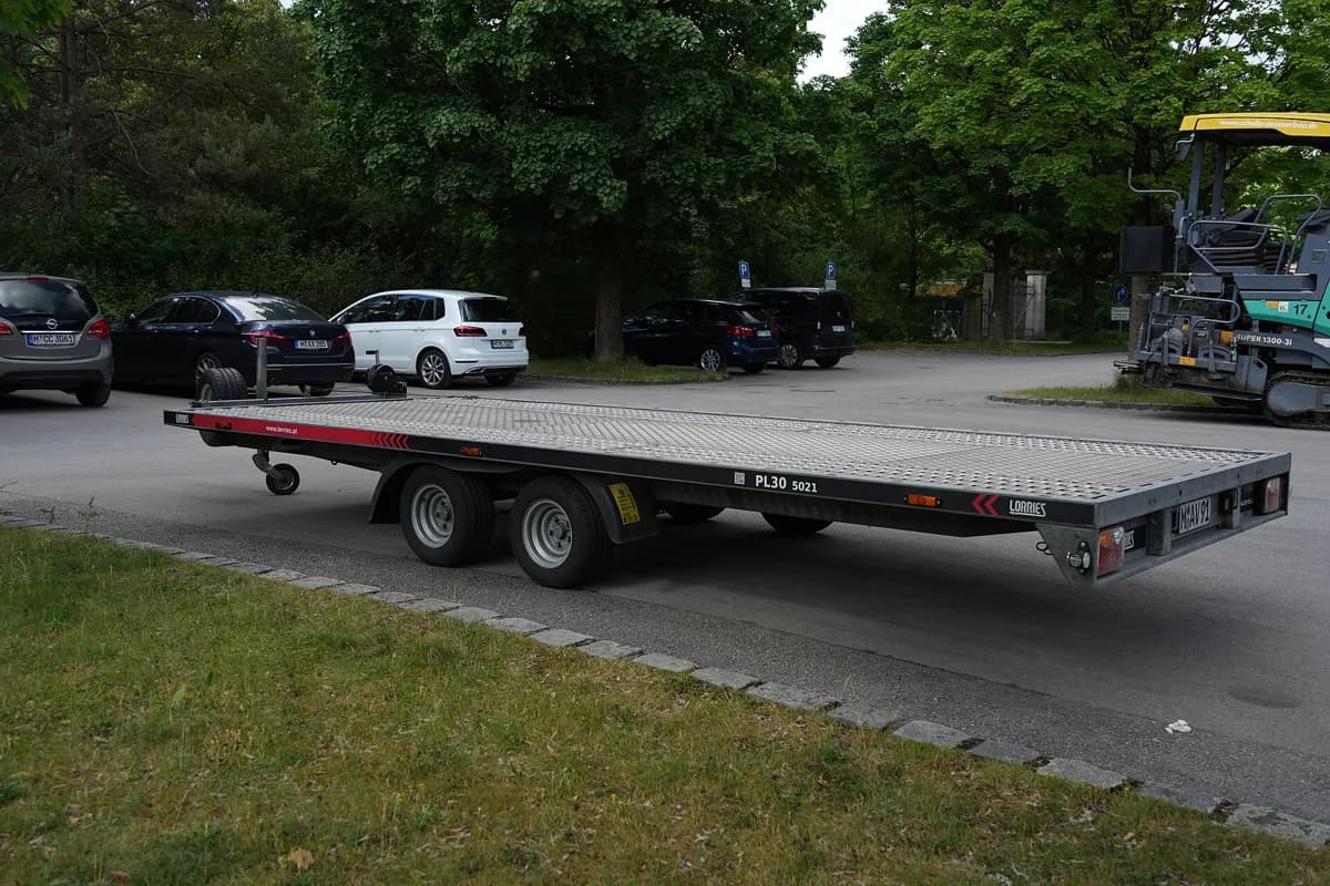 Big Tex Trailers 70CH-18 Tandem Axle Car Hauler (wood deck, 18' bed)